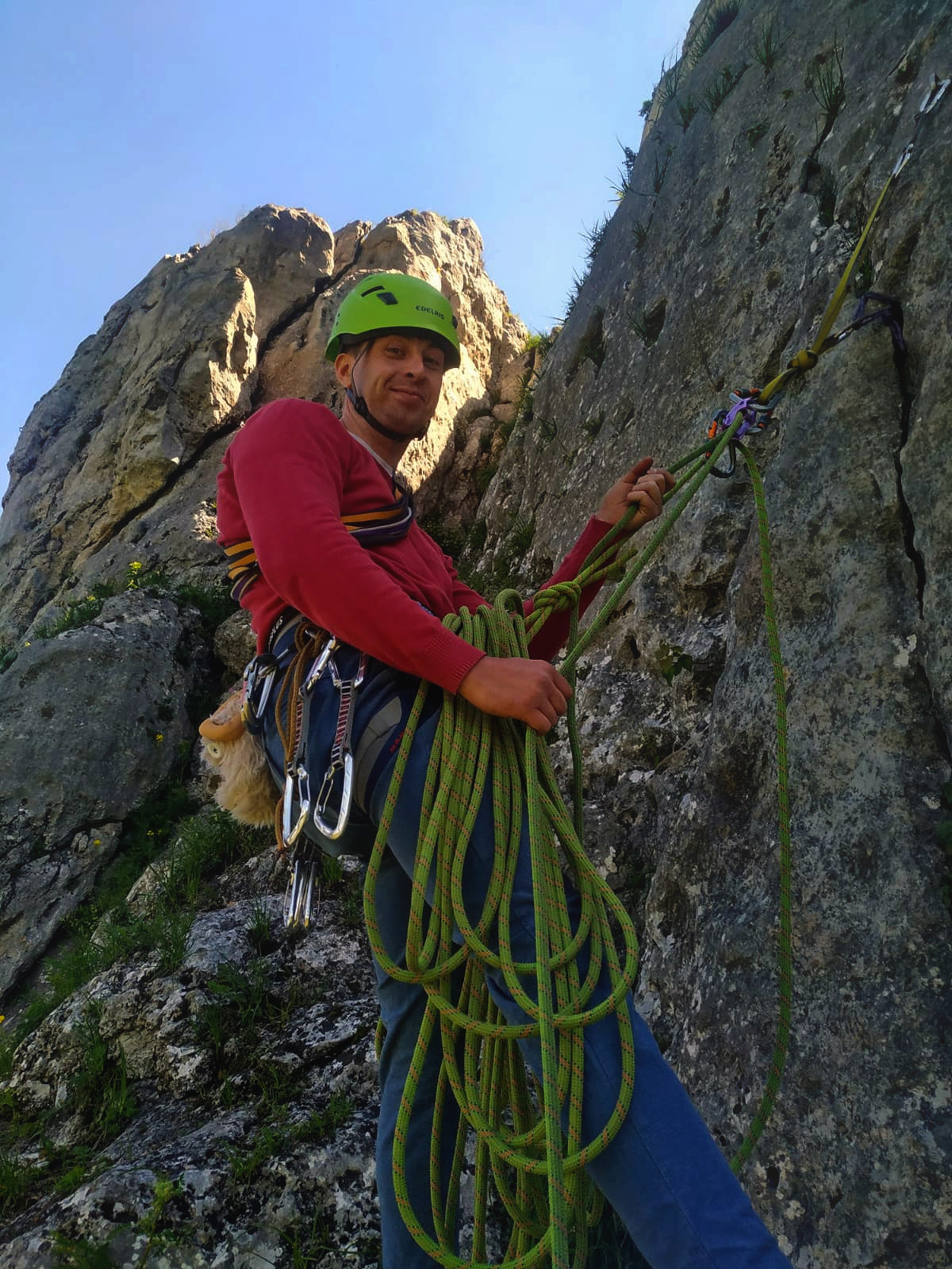 Szkolenie wspinaczkowe w skałach – pierwszy kontakt z liną